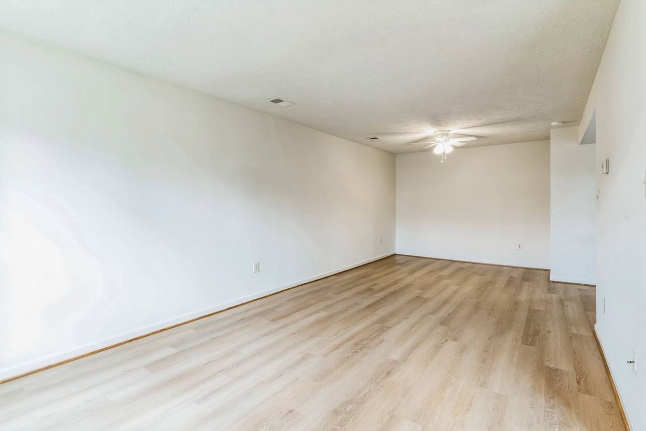 46353 Columbus Dr #406 - Photo 6 of 15