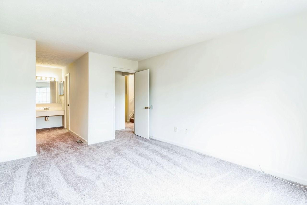 46353 Columbus Dr #406 - Photo 7 of 15