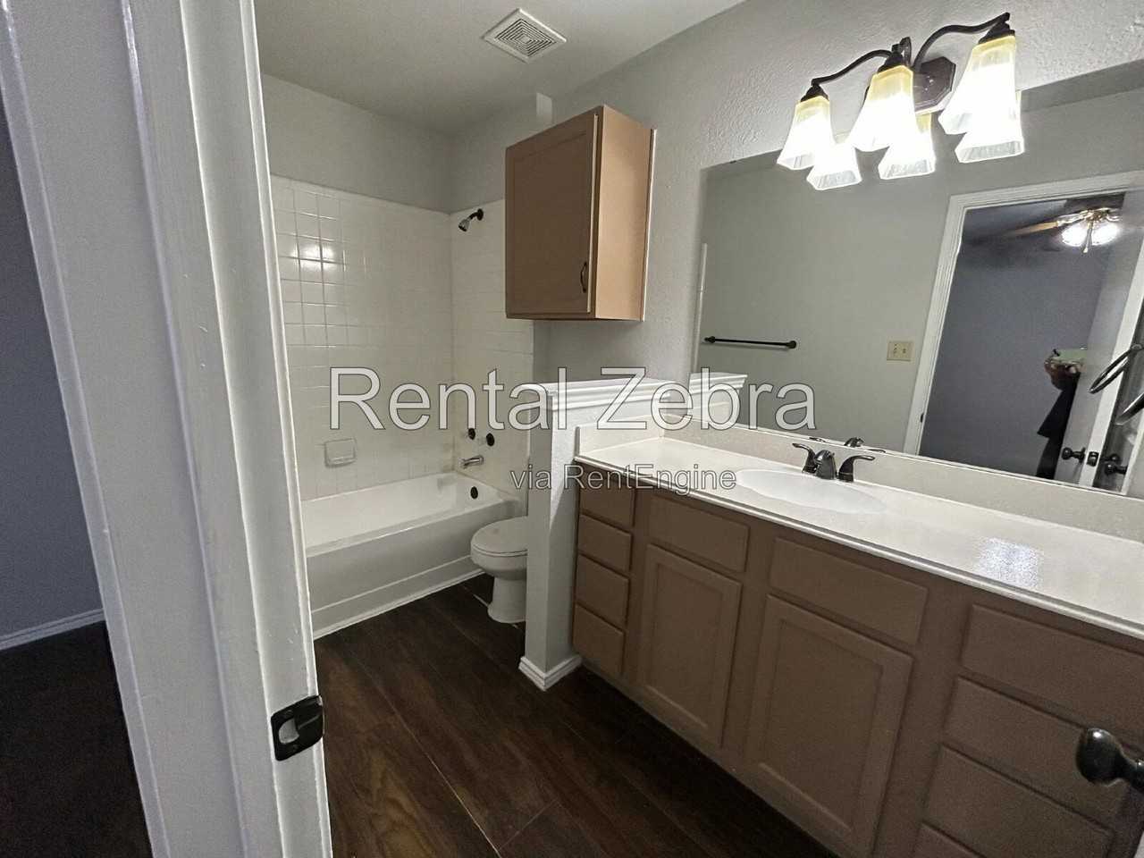 2949 Lawndale Dr - Photo 5 of 14