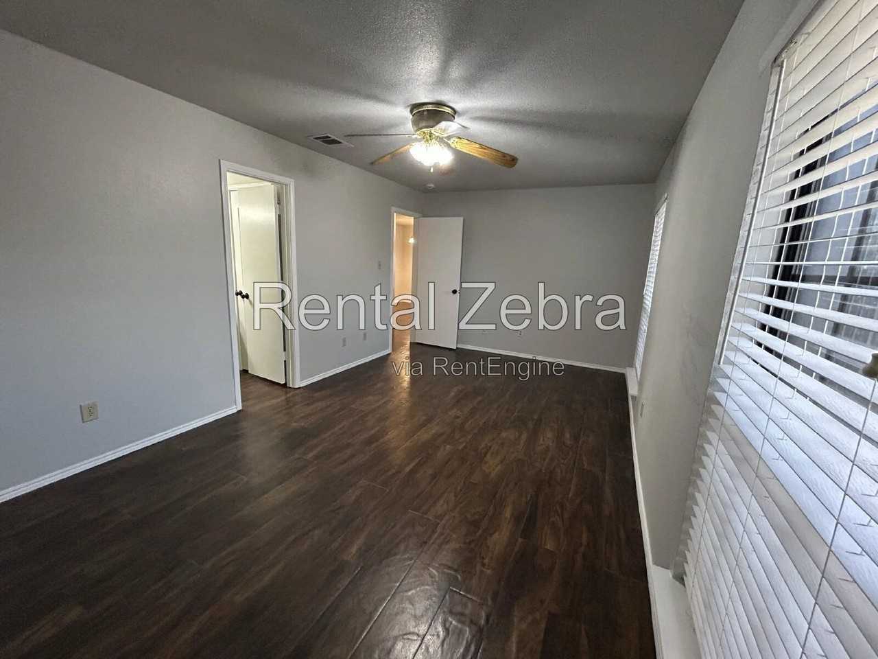 2949 Lawndale Dr - Photo 6 of 14