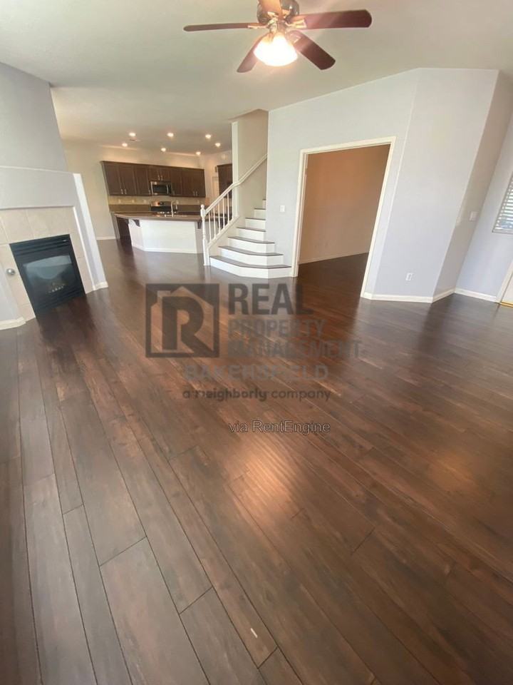 12203 Stonington St - Photo 4 of 16