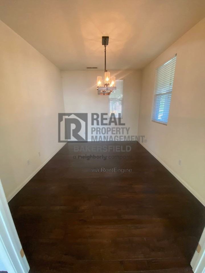 12203 Stonington St - Photo 5 of 16