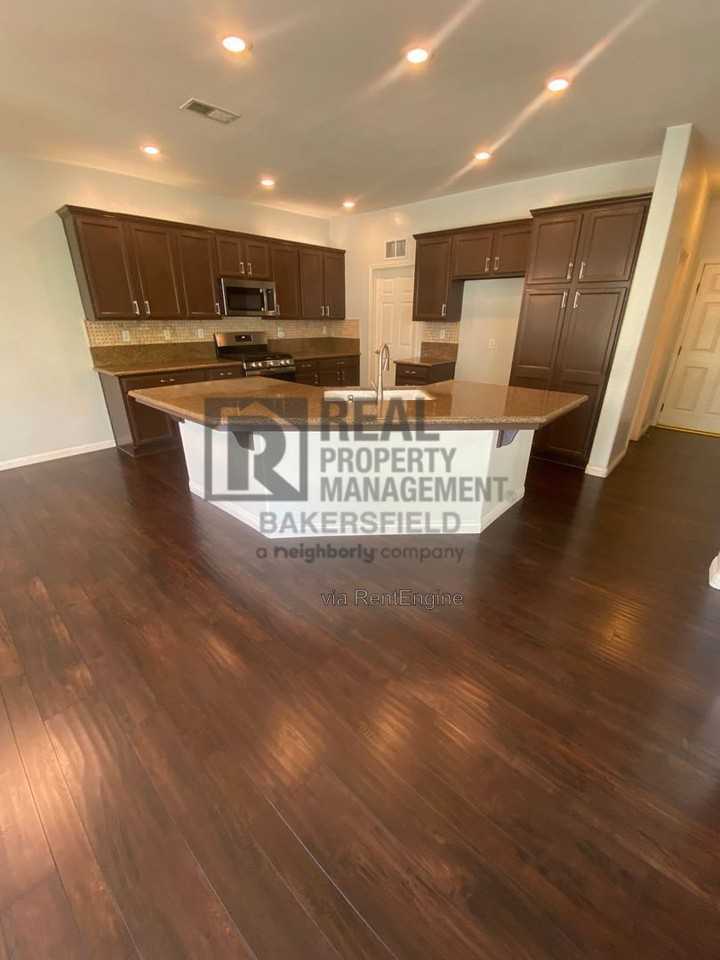 12203 Stonington St - Photo 7 of 16
