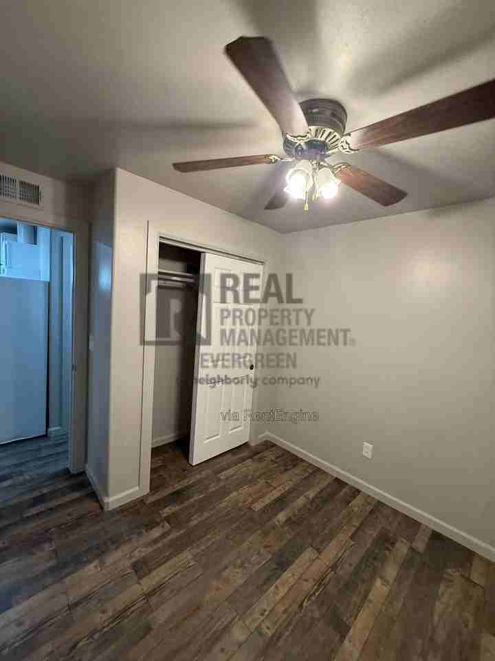172 N F St #A - Photo 4 of 8