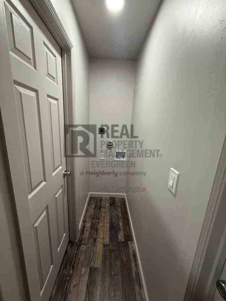 172 N F St #A - Photo 5 of 8
