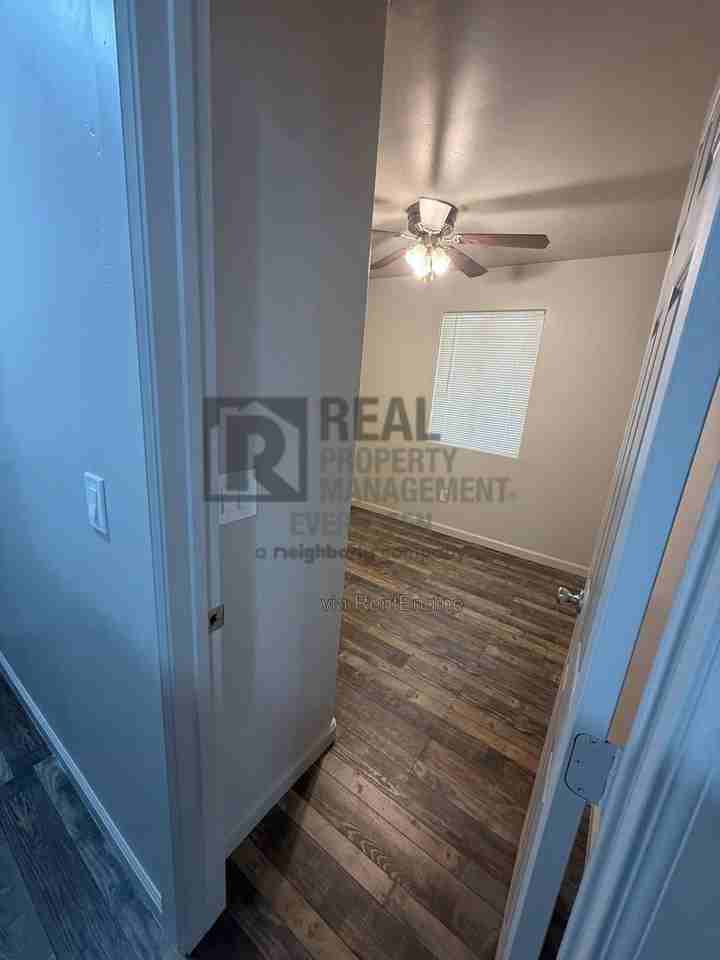 172 N F St #A - Photo 7 of 8