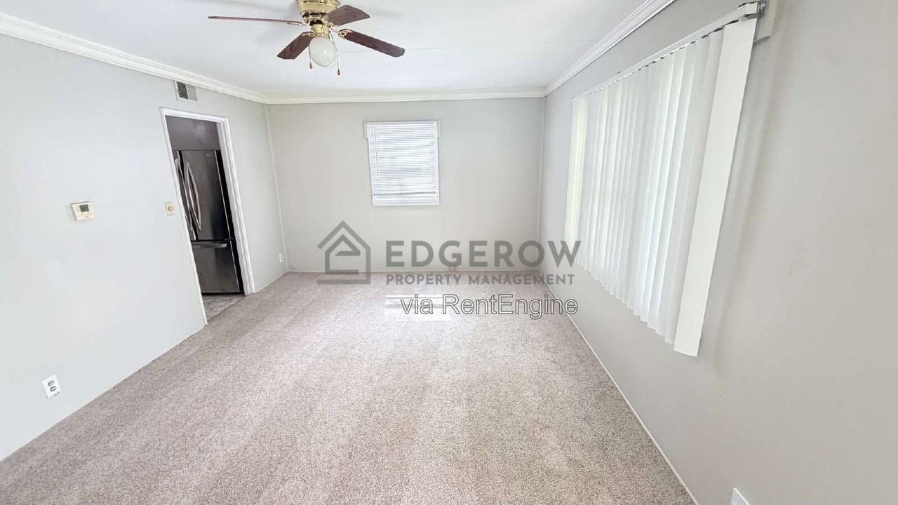 1354 Eastern Pl Ne - Photo 3 of 17
