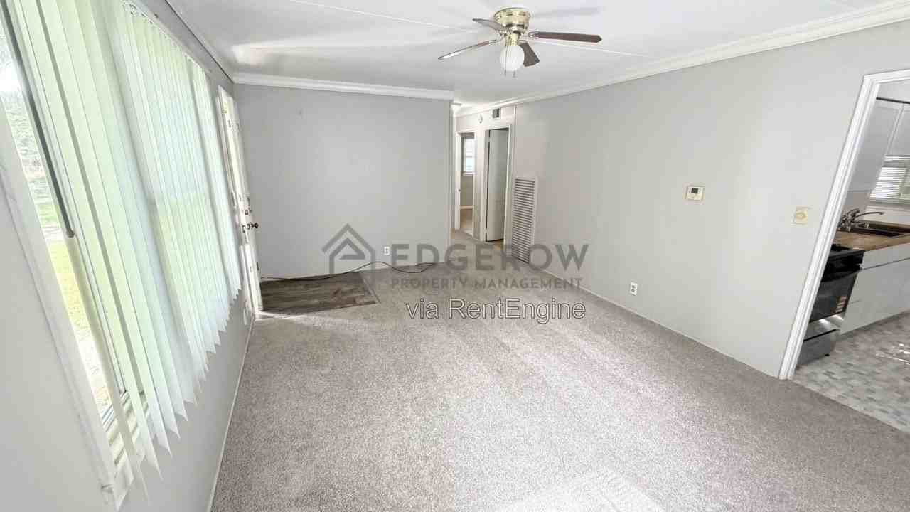 1354 Eastern Pl Ne - Photo 4 of 17