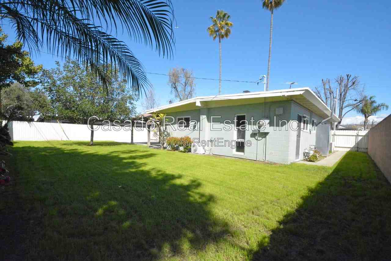 13958 Dunton Dr - Photo 3 of 9