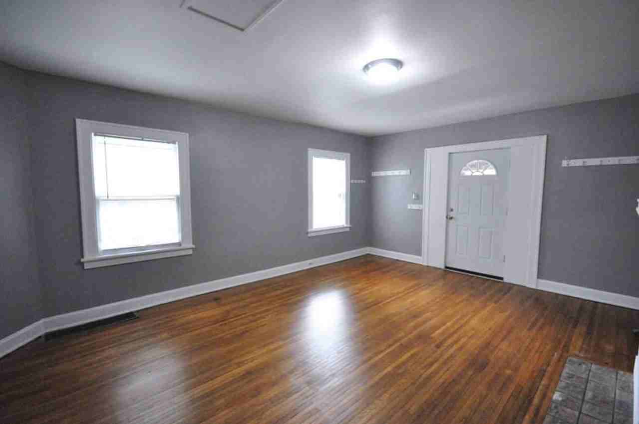 1499 Perry St - Photo 2 of 15