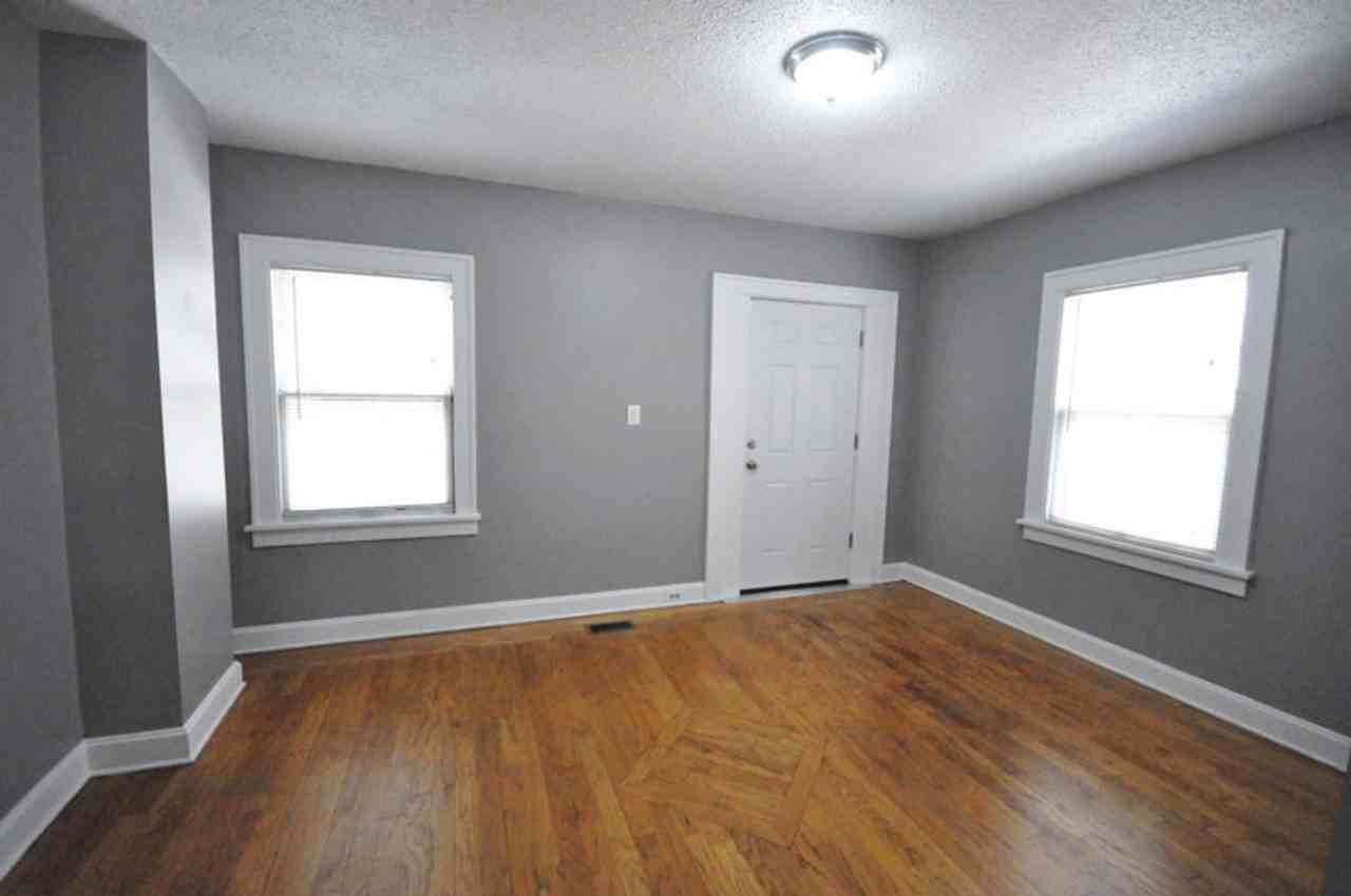 1499 Perry St - Photo 6 of 15