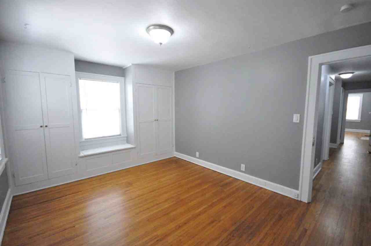 1499 Perry St - Photo 7 of 15