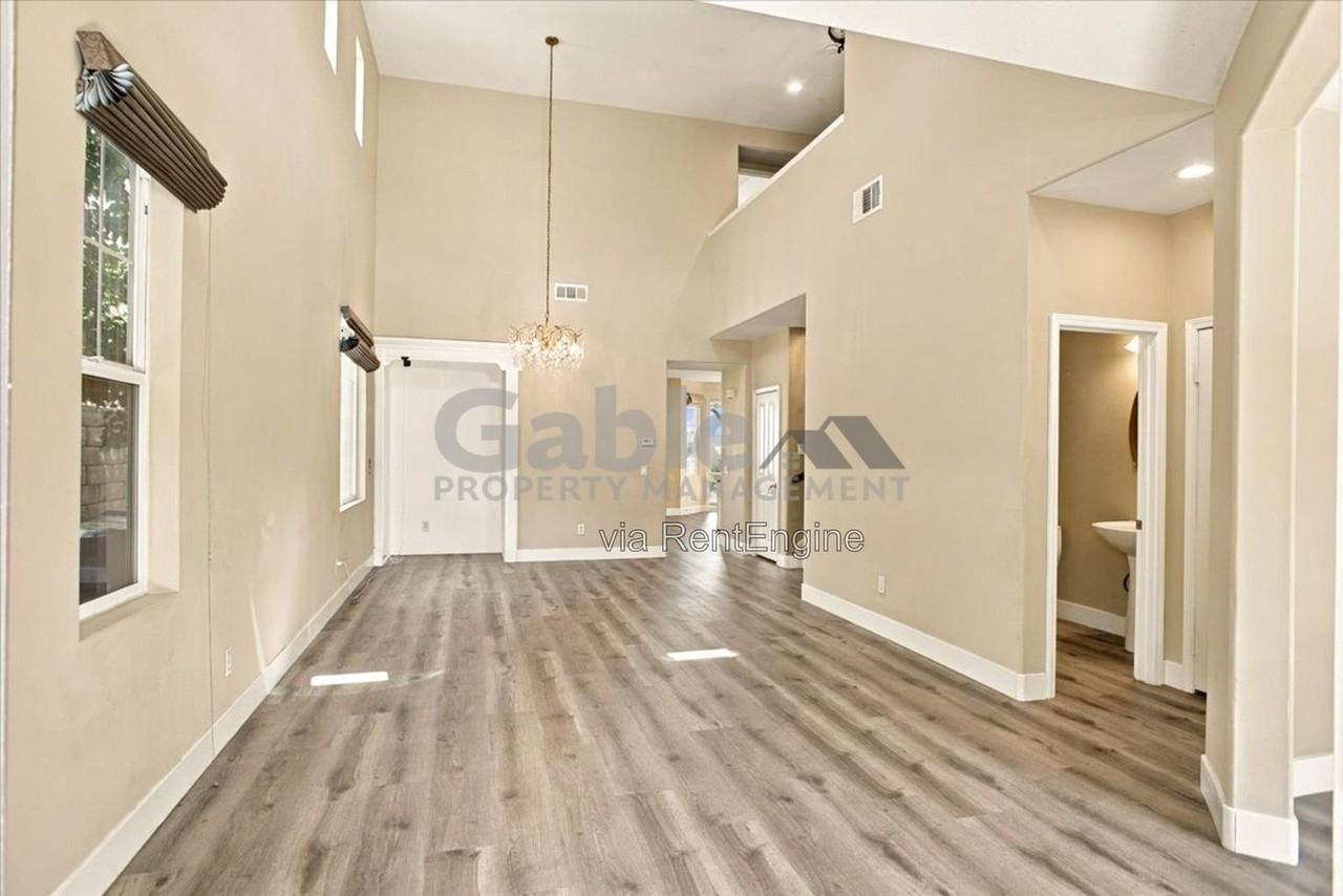 19639 Ellis Henry Ct - Photo 3 of 30