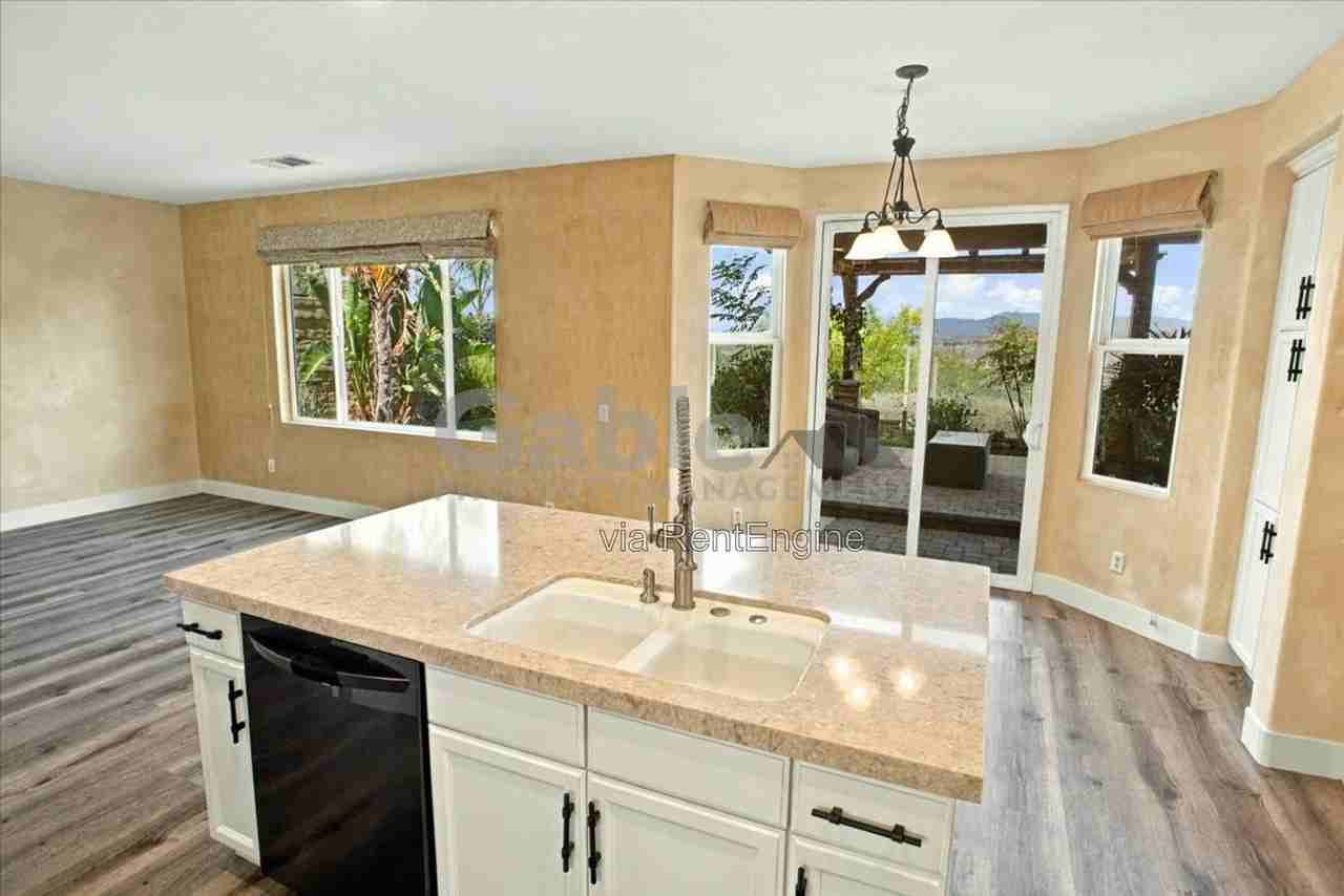 19639 Ellis Henry Ct - Photo 4 of 30