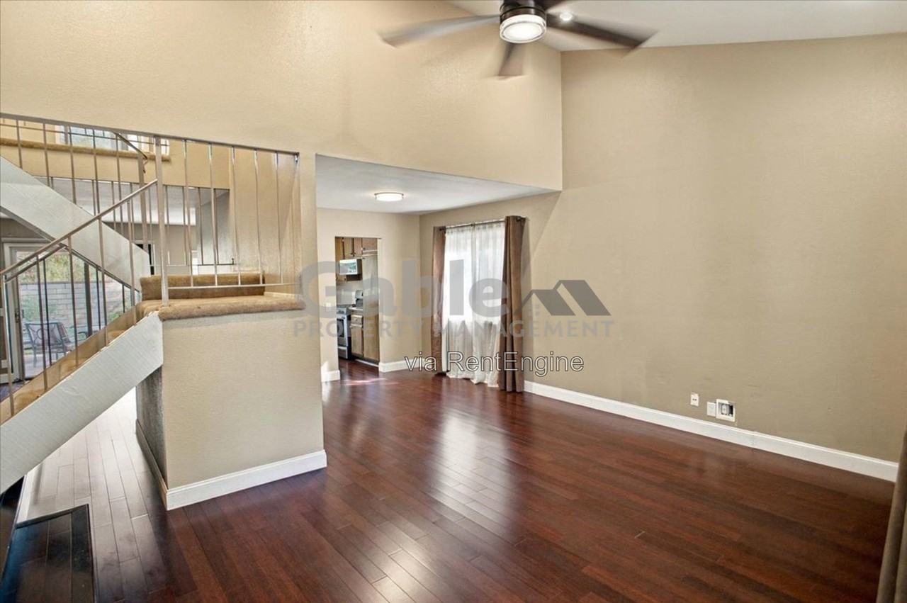 21748 Grovepark Dr - Photo 3 of 22