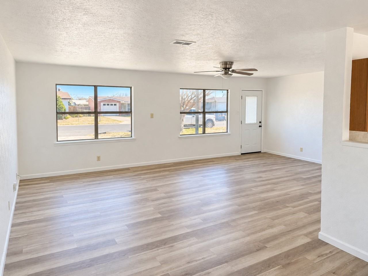 710 Ruby Dr - Photo 2 of 7