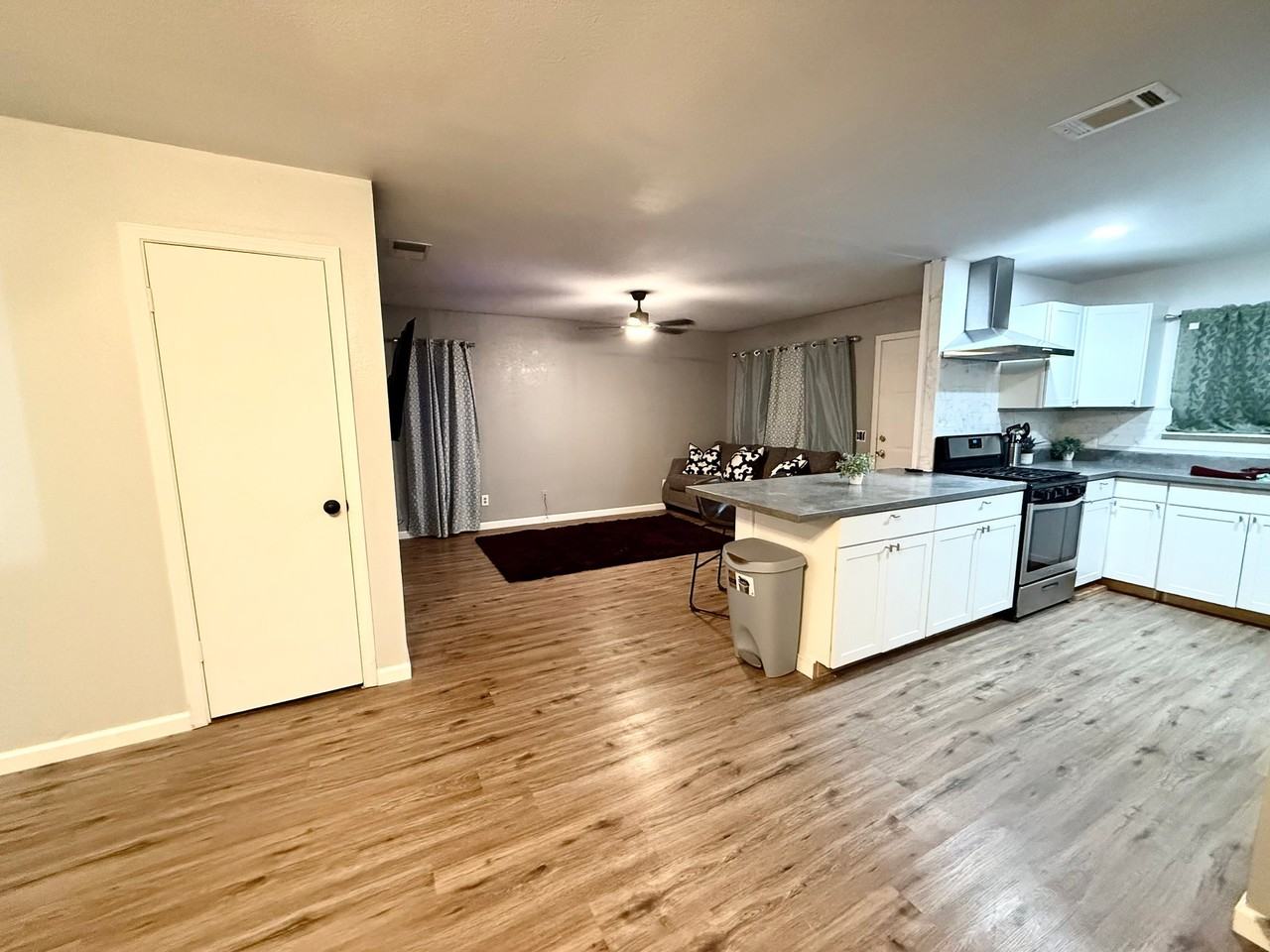 774 Elk Hills Dr - Photo 5 of 20