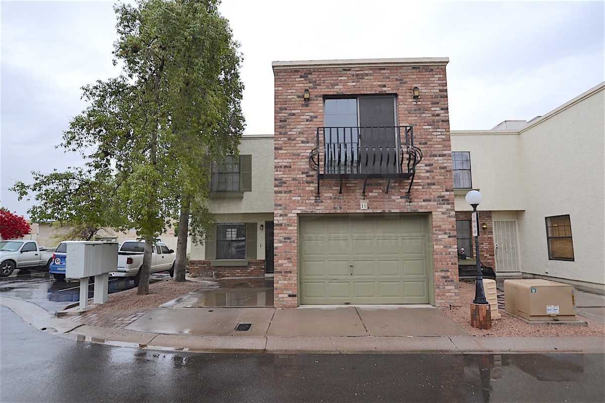 820 W University Dr - Photo 2 of 16
