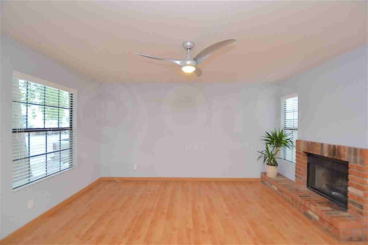 820 W University Dr - Photo 6 of 16