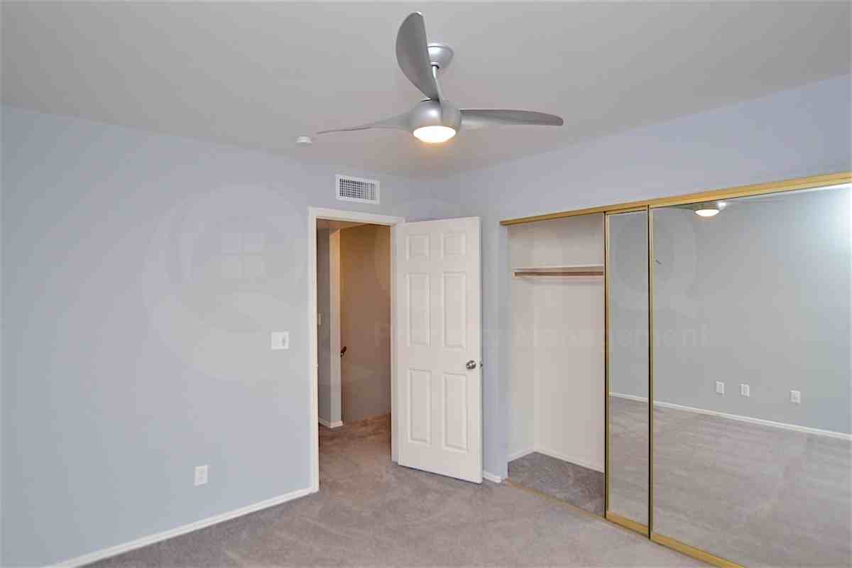820 W University Dr - Photo 7 of 16