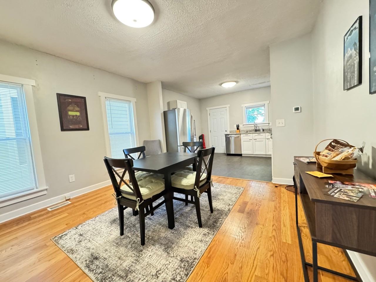 1617 S 8th St - Photo 3 of 12