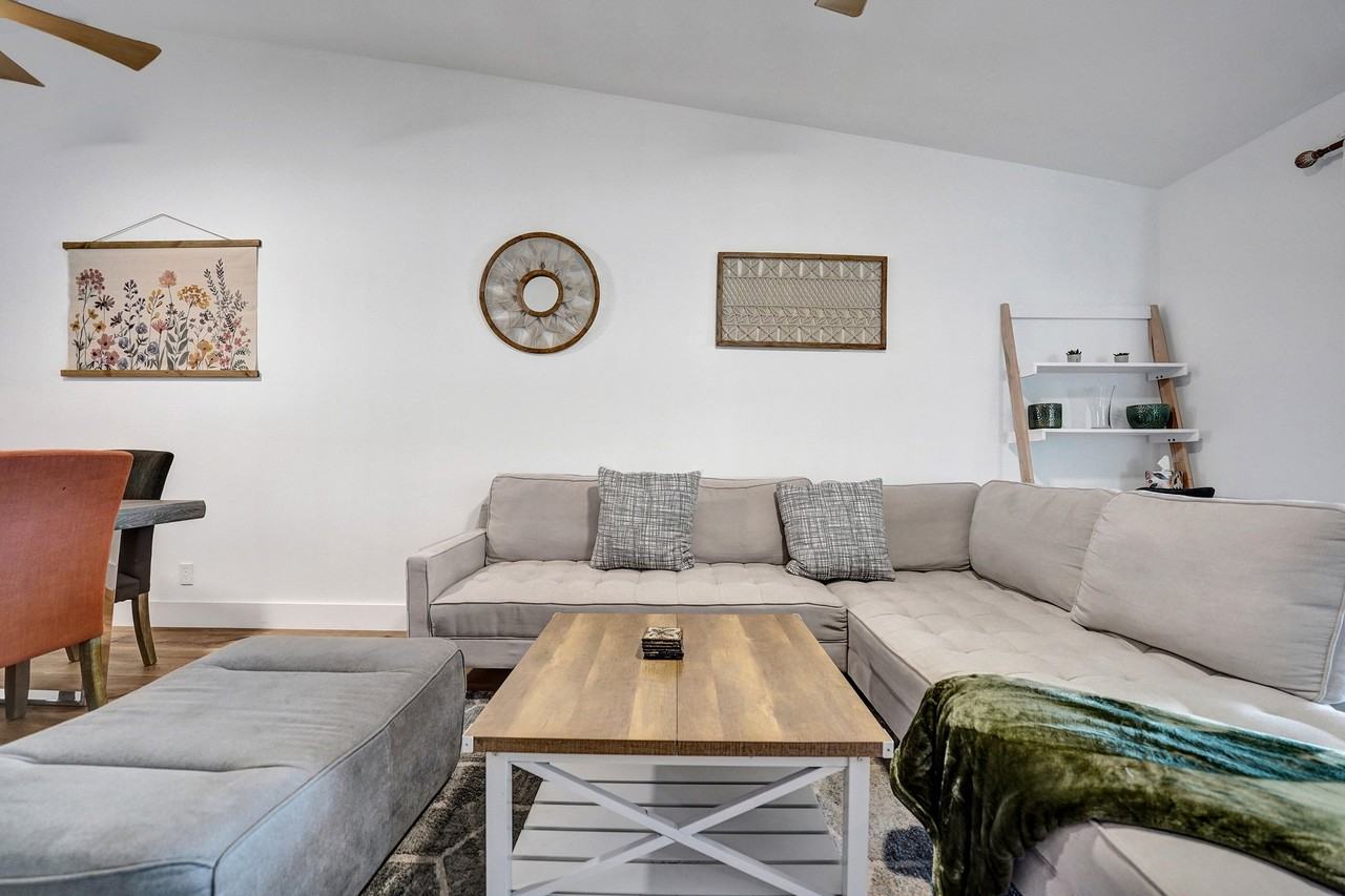 5740 Park Rd - Photo 4 of 19