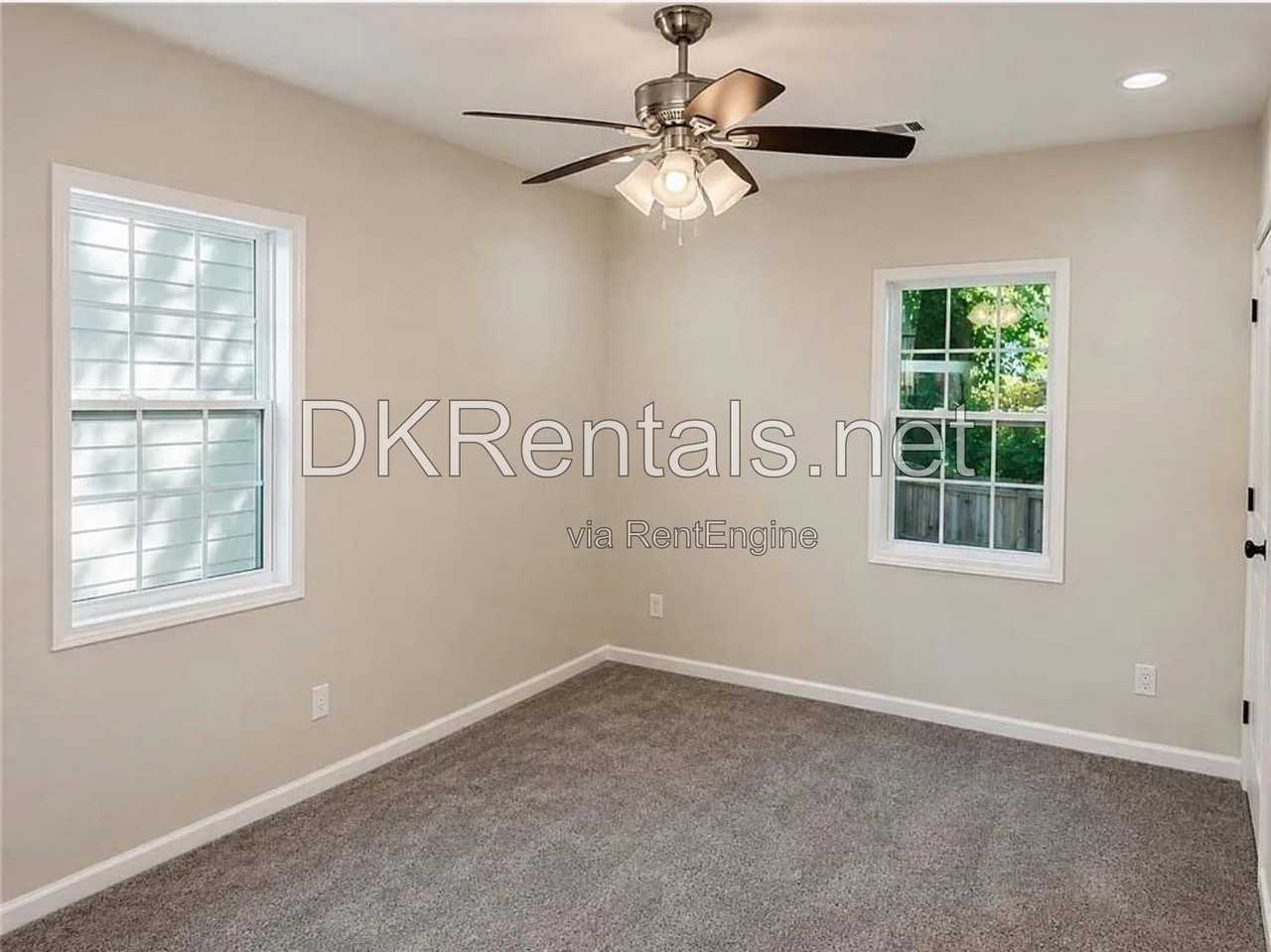 888 Coleman St Sw - Photo 5 of 12