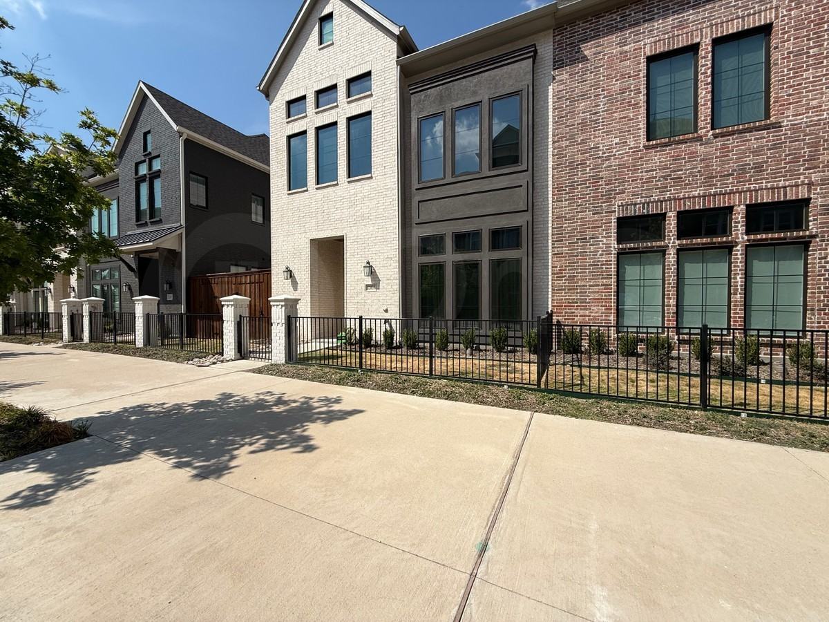 12035 Brubaker Dr - Photo 2 of 24
