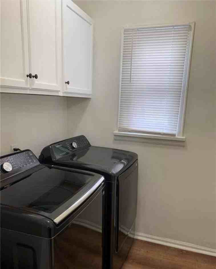 1445 Yates St - Photo 5 of 19