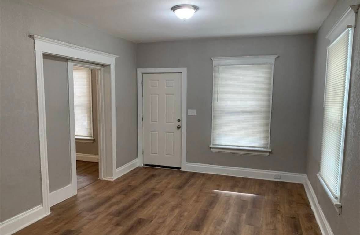 1445 Yates St - Photo 7 of 19