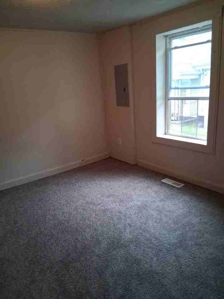 318 Maple St #6 - Photo 4 of 16