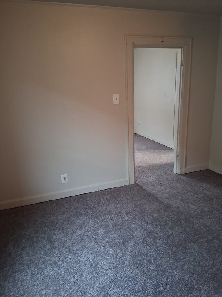 318 Maple St #6 - Photo 5 of 16