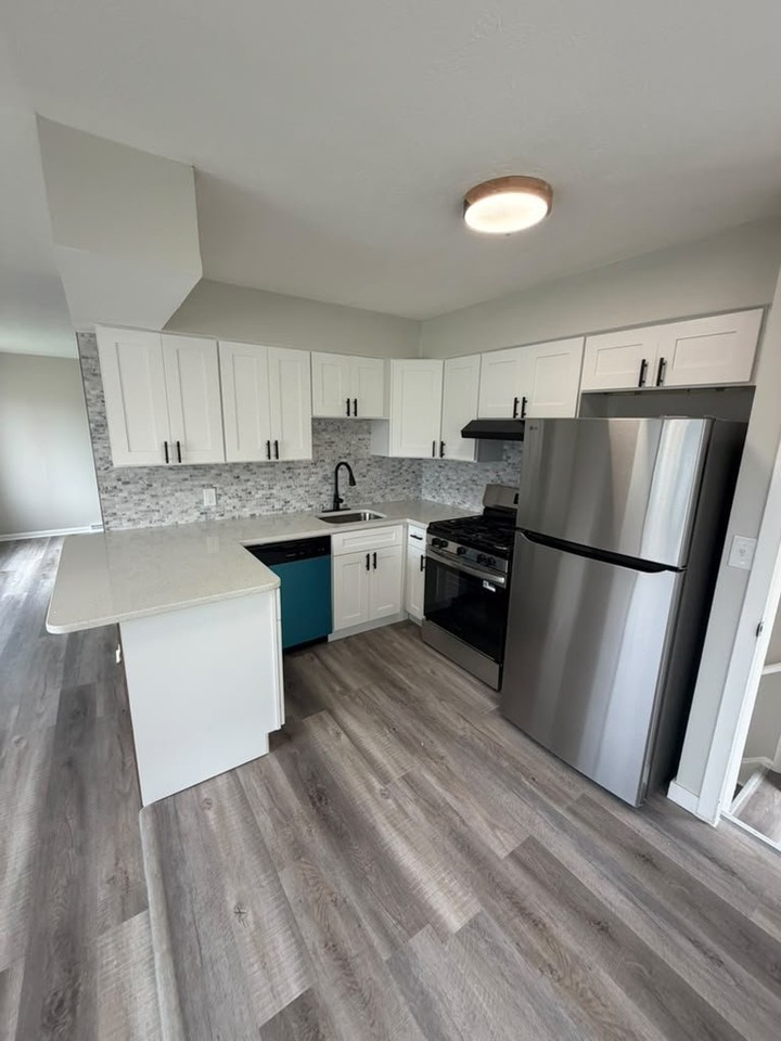 3810 Lincoln Ave - Photo 2 of 12