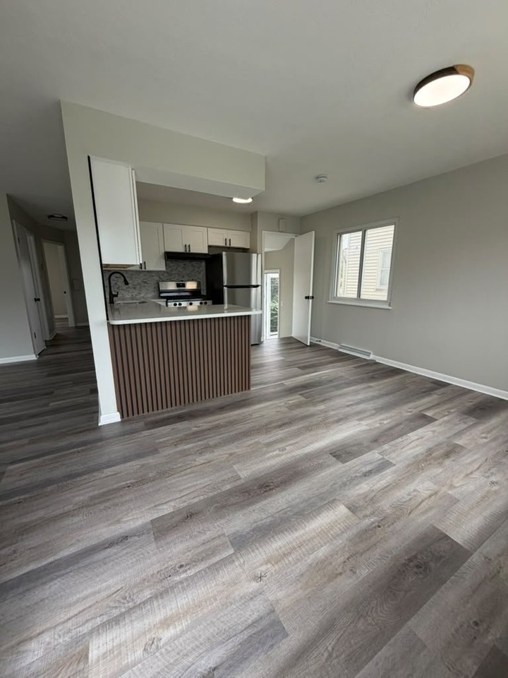 3810 Lincoln Ave - Photo 3 of 12