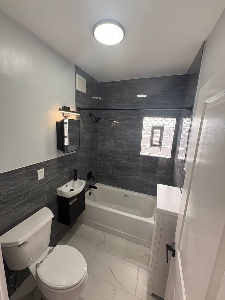 1317 S 51st Ave #3 - Photo 3 of 7