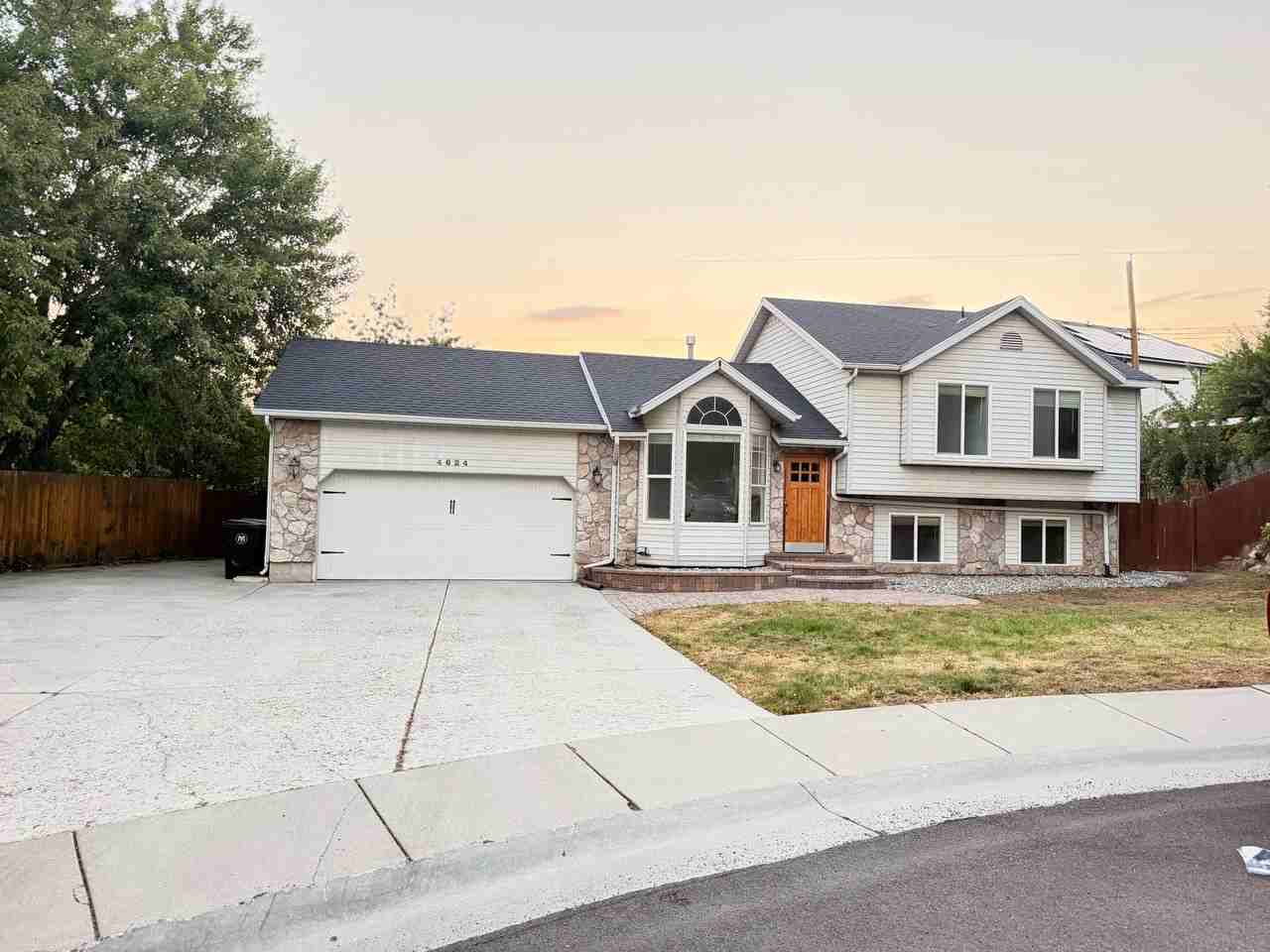 4624 S Quiet Cir - Photo 3 of 45