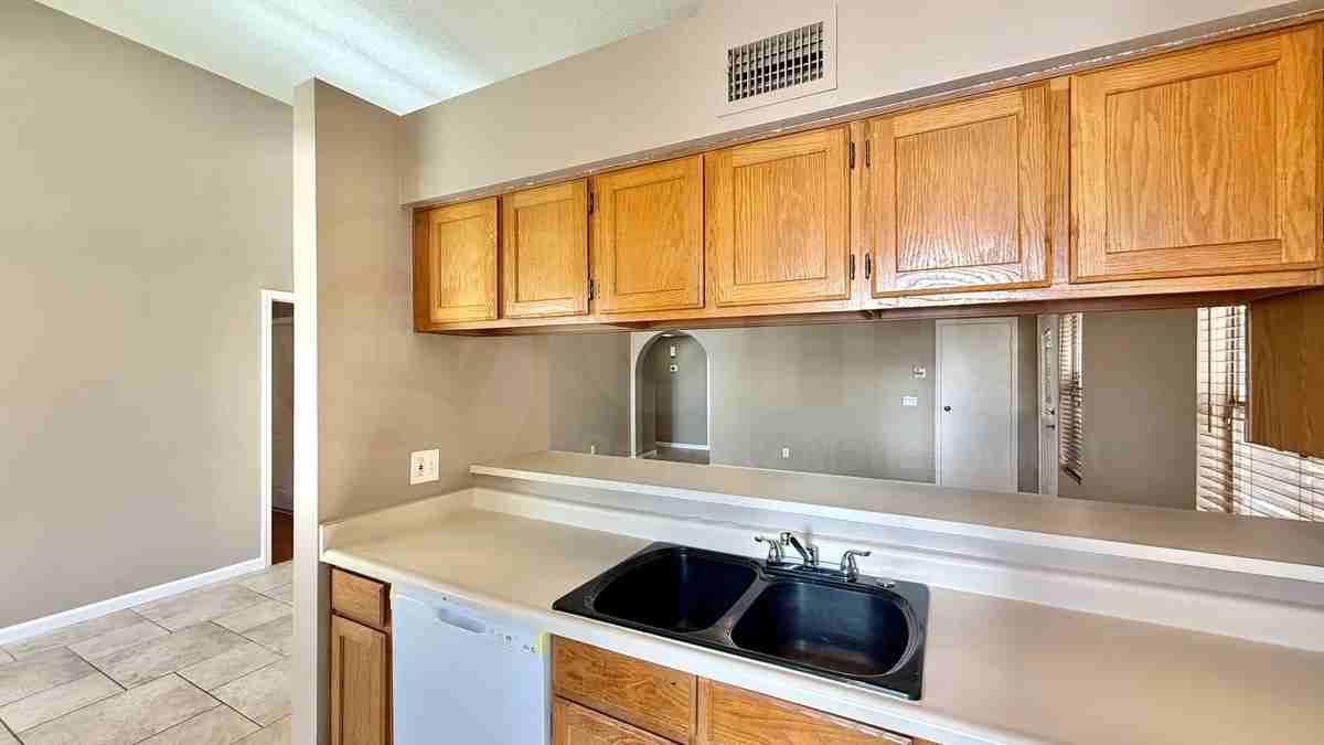 169 S Criss St - Photo 5 of 14