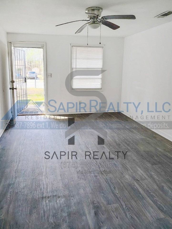 3974 Spencer Cir - Photo 2 of 7