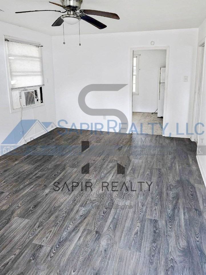 3974 Spencer Cir - Photo 3 of 7