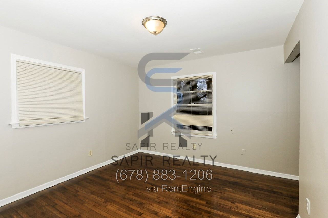 2190 Swallow Cir Se - Photo 5 of 16