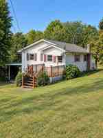 featured image of 1734 Peachtree Ln