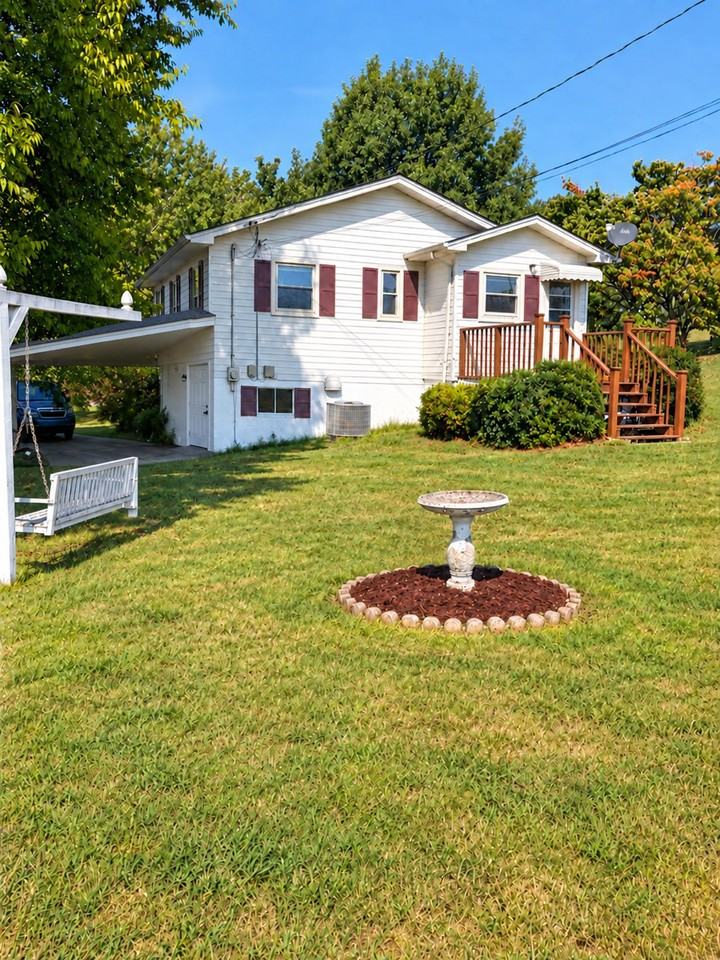1734 Peachtree Ln - Photo 2 of 15