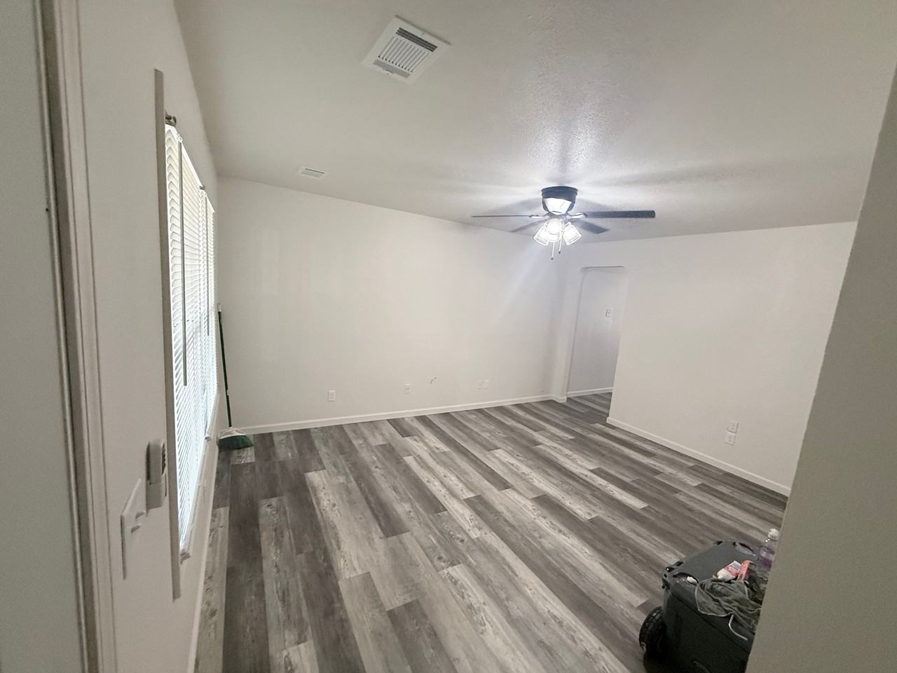 931 Line St - Photo 6 of 7