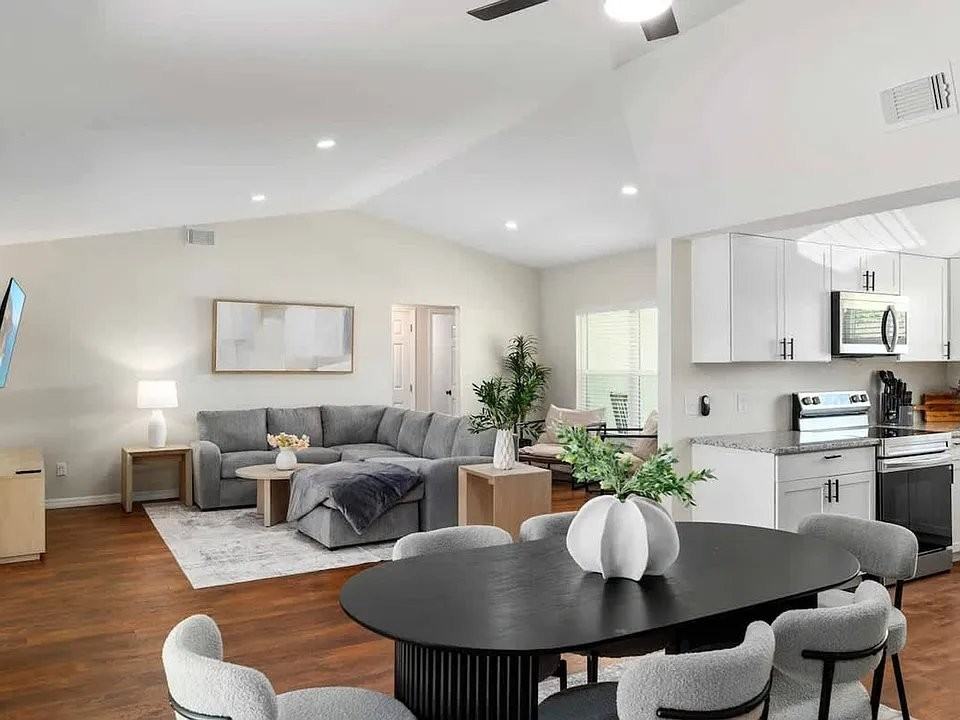 1941 Tidewater Ct - Photo 5 of 16