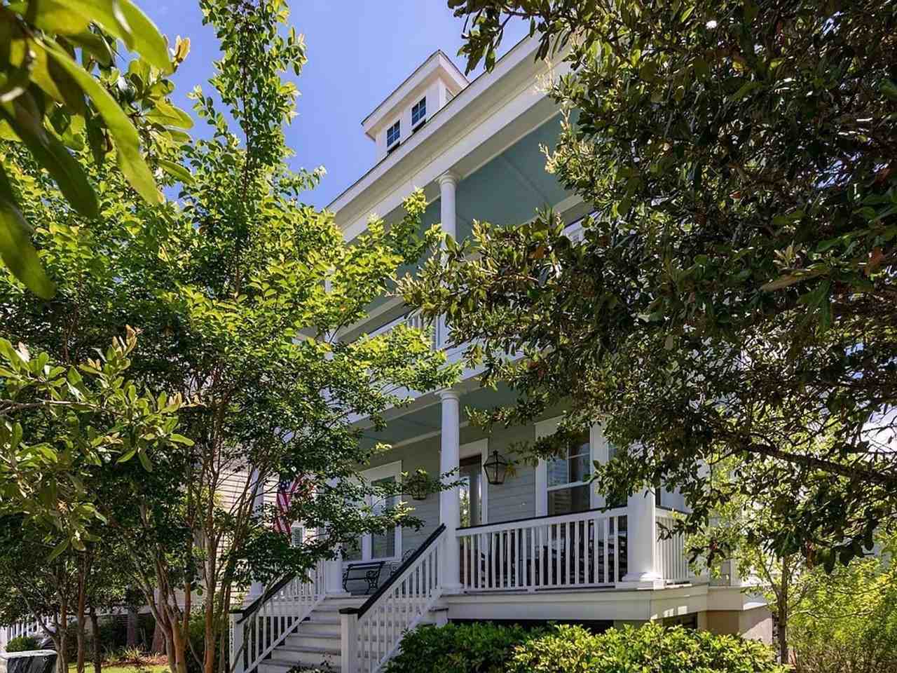 2620 Augustus St - Photo 2 of 32