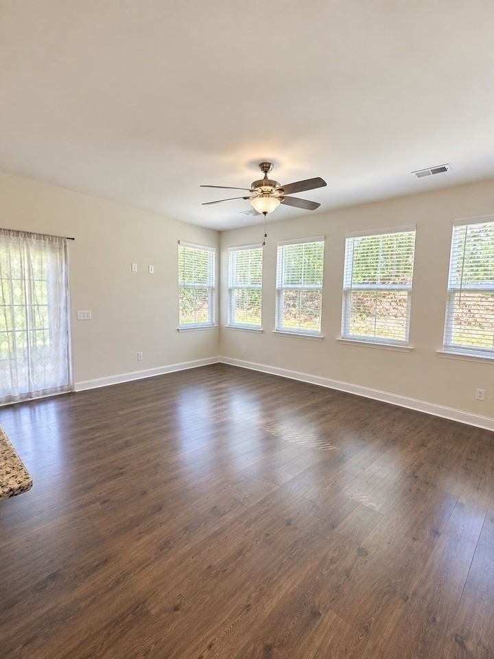 7775 Montview Rd - Photo 6 of 21