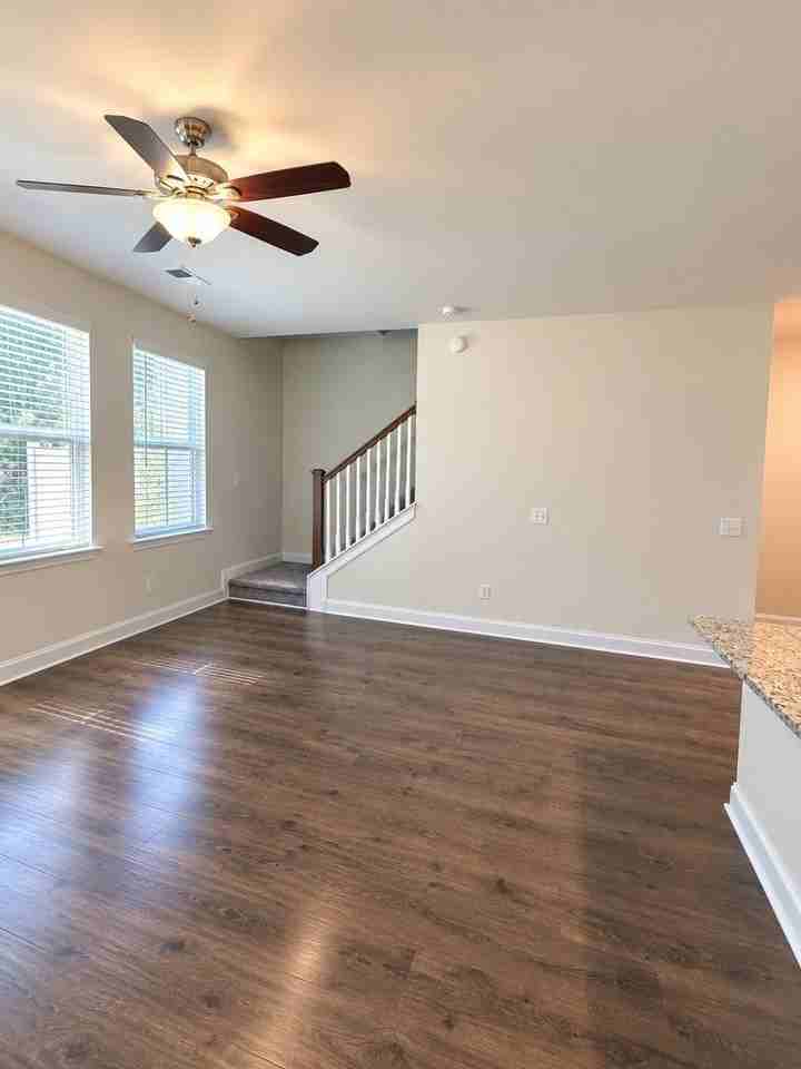 7775 Montview Rd - Photo 7 of 21