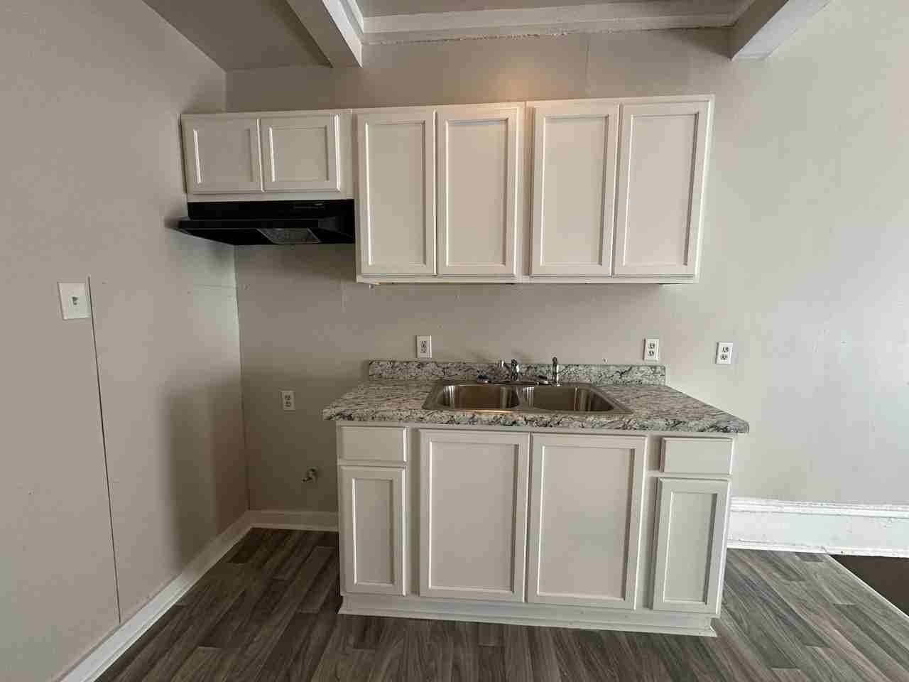 943 Cole St #1 - Photo 3 of 9