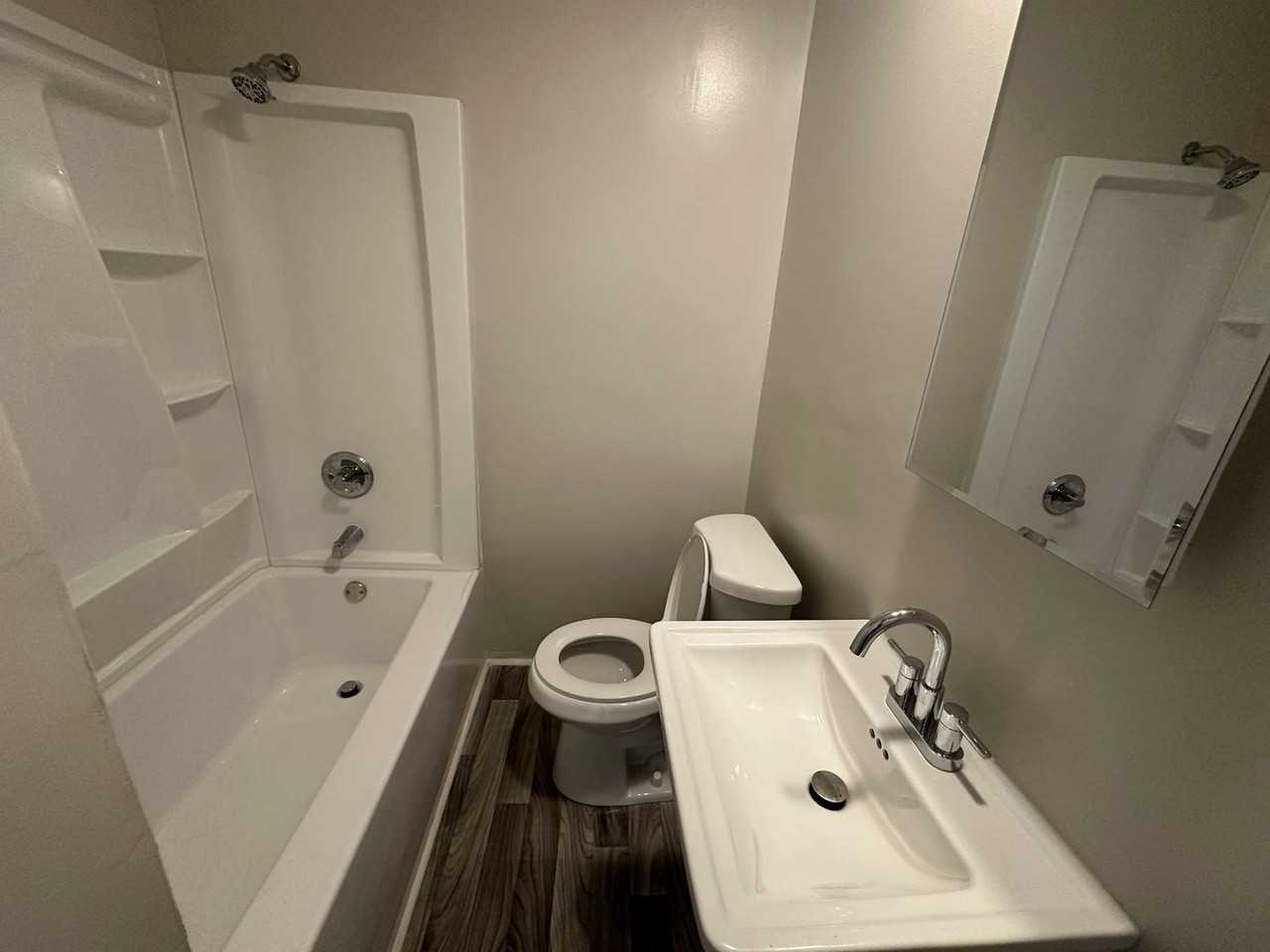 943 Cole St #1 - Photo 4 of 9