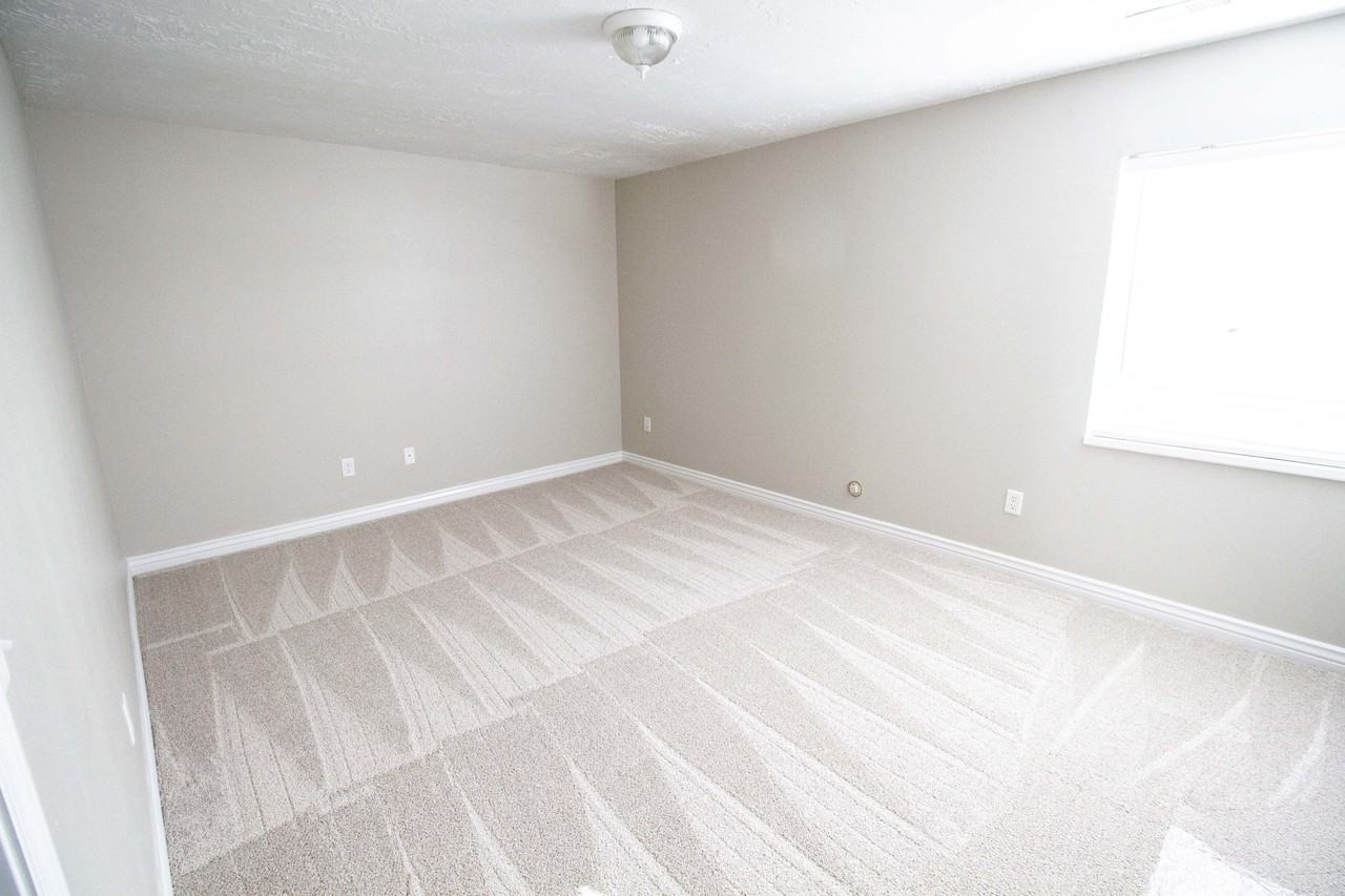8236 S Pin Oak Dr - Photo 4 of 8